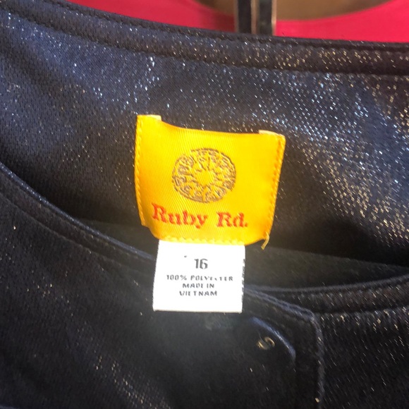 ❤️ Ruby Rd. Button Up - Picture 2 of 5